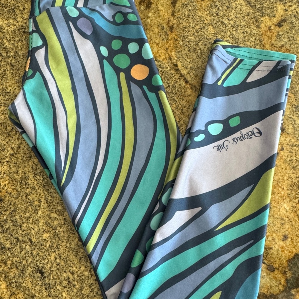 Octopus Ink 'Humpback' Leggings - Yoga & Water Stretch Pants – Small